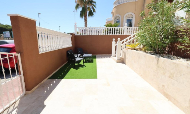 Odsprzedaż - Villa - Orihuela Costa - Las Filipinas