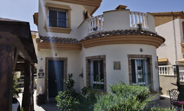 Odsprzedaż - Villa - Guardamar del Segura - Guardamar Del Segura