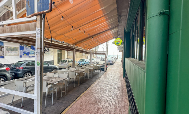 Wiederverkauf - Commercial - Torrevieja - Playa del Cura