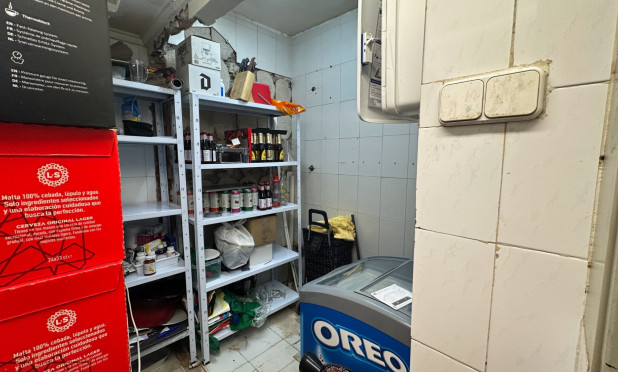 Wiederverkauf - Commercial - Torrevieja - Playa del Cura