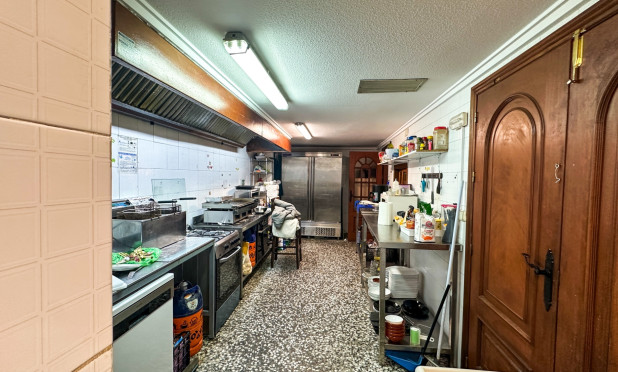 Wiederverkauf - Commercial - Torrevieja - Playa del Cura