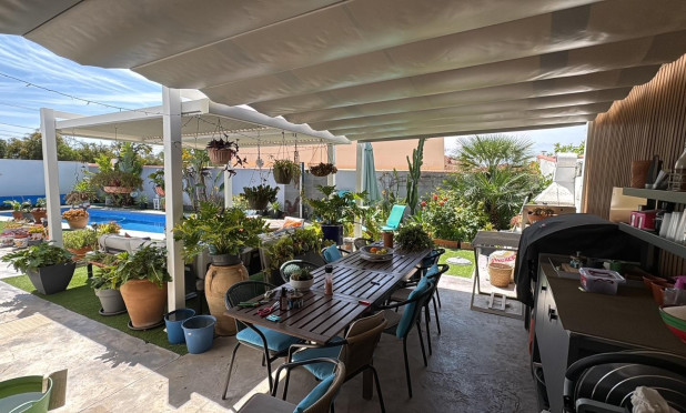 Wiederverkauf - Villa - Torrevieja - La Siesta - El Salado -  Torreta