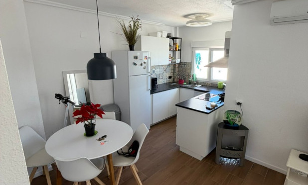 Resale - Apartment / flat - Orihuela Costa - Punta Prima