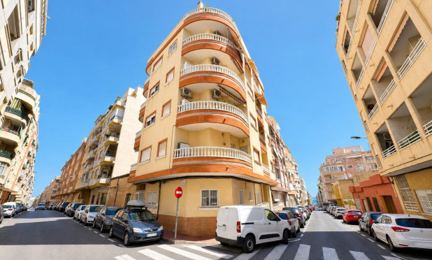 Herverkoop - Appartement / flat - Torrevieja - Habaneras