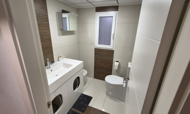 Herverkoop - Appartement / flat - Torrevieja - Centro