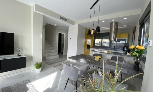 Resale - Villa - Finestrat - Finestrat Urbanizaciones