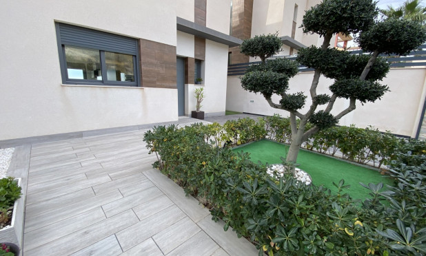 Resale - Villa - Finestrat - Finestrat Urbanizaciones