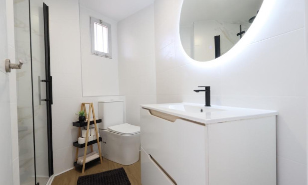 Resale - Apartment / flat - Orihuela Costa - La Zenia