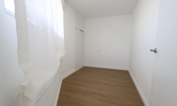 Resale - Apartment / flat - Orihuela Costa - La Zenia