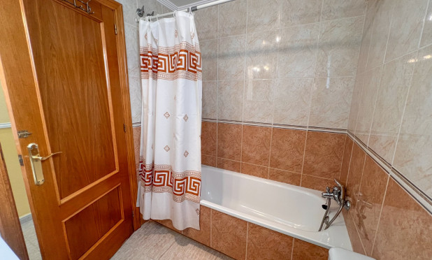 Resale - Apartment / flat - Torrevieja - torrevieja