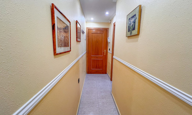 Resale - Apartment / flat - Torrevieja - torrevieja