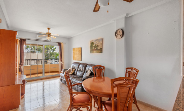 Resale - Apartment / flat - Orihuela - Villamartin