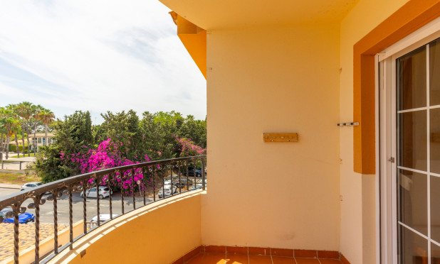 Resale - Apartment / flat - Orihuela - Villamartin