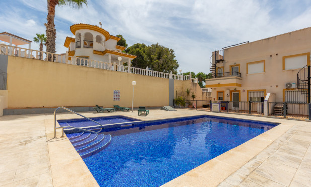 Resale - Apartment / flat - Orihuela - Villamartin