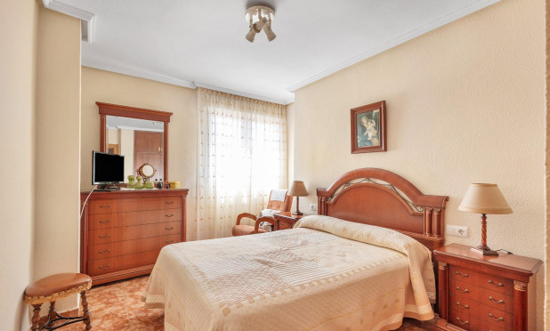 Resale - Apartment / flat - Torrevieja - Playa del Cura
