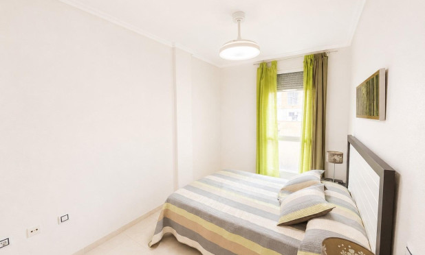 Resale - Apartment / flat - Torrevieja - Estacion de autobuses