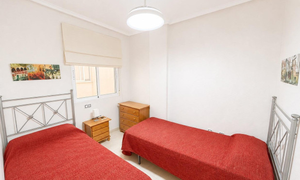 Resale - Apartment / flat - Torrevieja - Estacion de autobuses