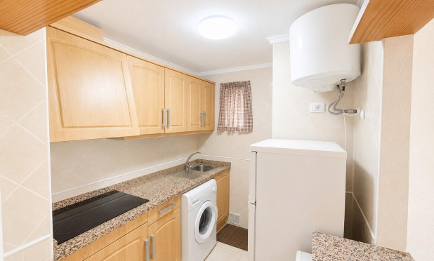Resale - Apartment / flat - Torrevieja - Estacion de autobuses
