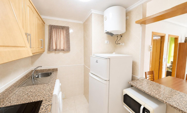 Resale - Apartment / flat - Torrevieja - Estacion de autobuses