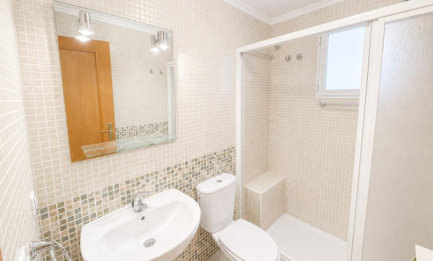 Resale - Apartment / flat - Torrevieja - Estacion de autobuses