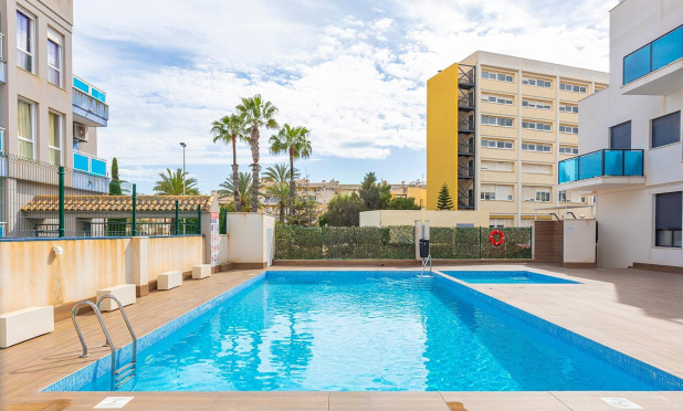 Resale - Apartment / flat - Torrevieja - Estacion de autobuses