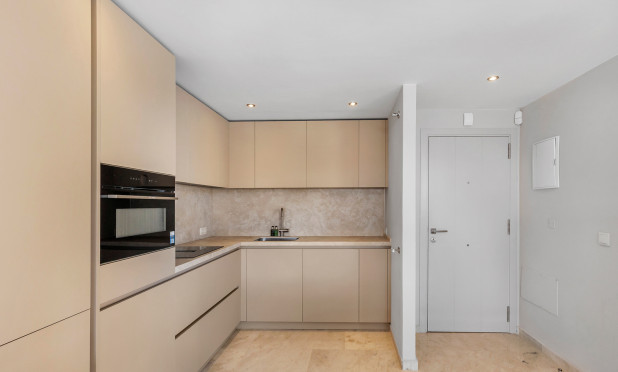 Resale - Apartment / flat - Torrevieja - Punta Prima
