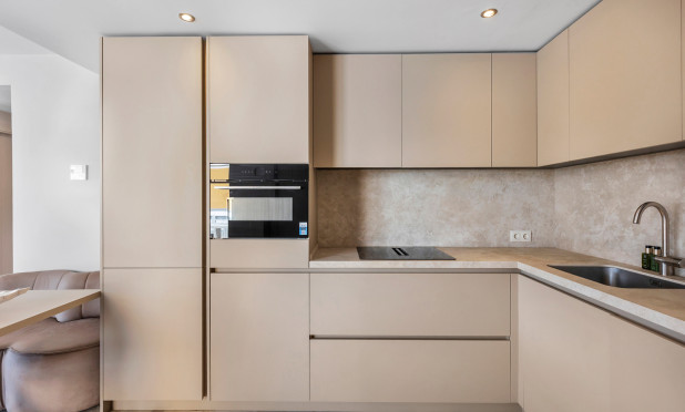 Resale - Apartment / flat - Torrevieja - Punta Prima