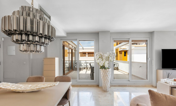 Resale - Apartment / flat - Torrevieja - Punta Prima