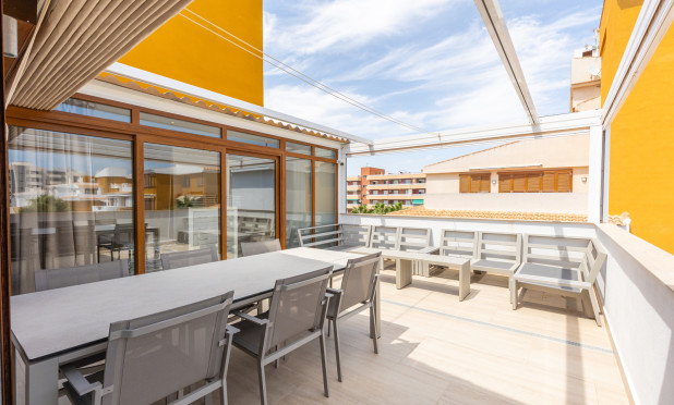 Resale - Apartment / flat - Torrevieja - Punta Prima