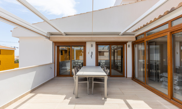 Resale - Apartment / flat - Torrevieja - Punta Prima