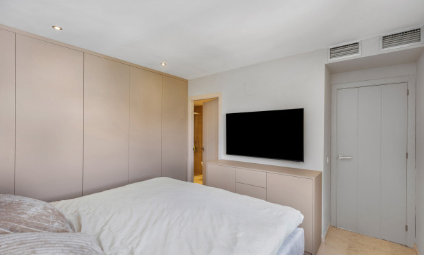 Resale - Apartment / flat - Torrevieja - Punta Prima