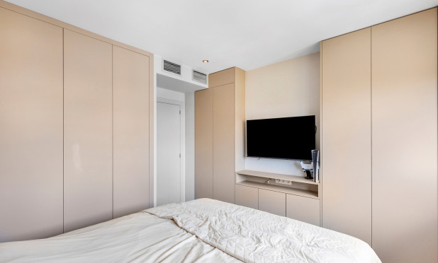 Resale - Apartment / flat - Torrevieja - Punta Prima