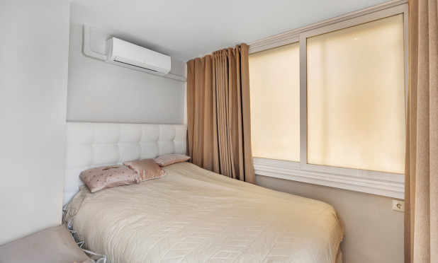 Resale - Apartment / flat - Torrevieja - Punta Prima