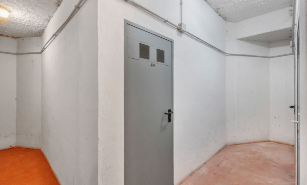 Resale - Apartment / flat - Torrevieja - Punta Prima