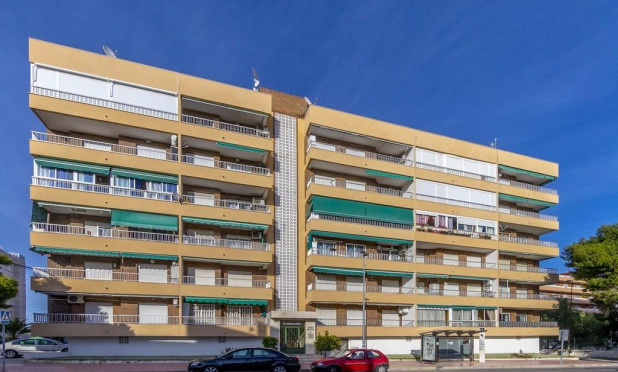 Resale - Apartment / flat - Torrevieja - Punta Prima
