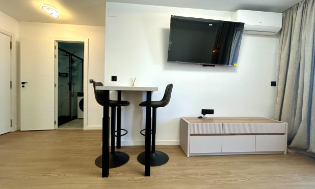 Resale - Apartment / flat - Torrevieja - Punta Prima