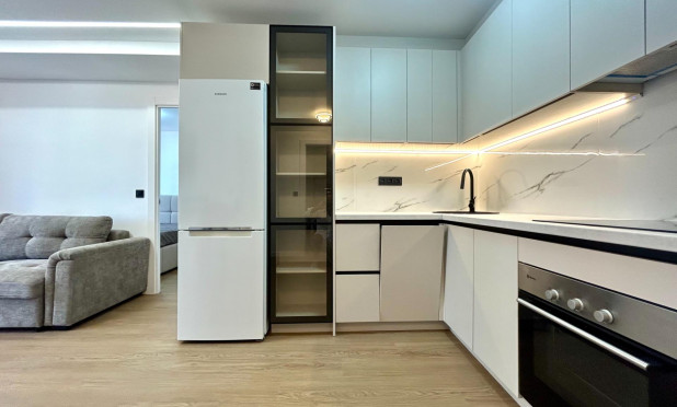 Resale - Apartment / flat - Torrevieja - Punta Prima