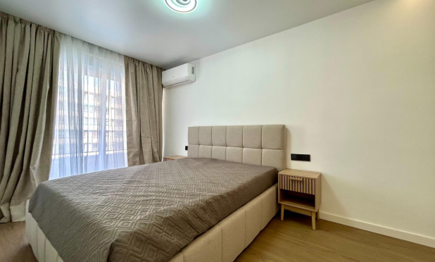 Resale - Apartment / flat - Torrevieja - Punta Prima