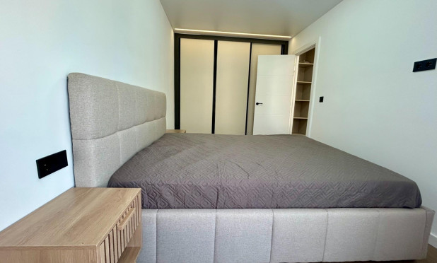 Resale - Apartment / flat - Torrevieja - Punta Prima