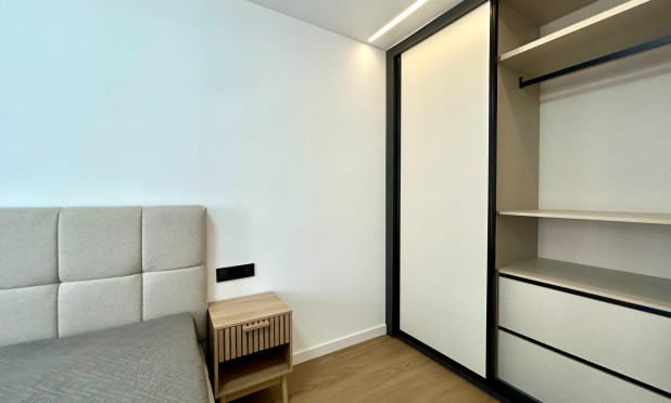 Resale - Apartment / flat - Torrevieja - Punta Prima