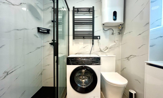 Resale - Apartment / flat - Torrevieja - Punta Prima