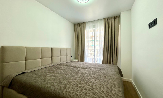 Resale - Apartment / flat - Torrevieja - Punta Prima