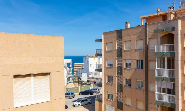 Resale - Apartment / flat - Torrevieja - Cabo Cervera
