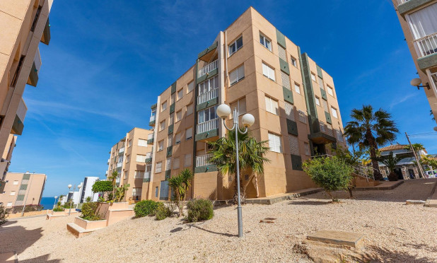 Resale - Apartment / flat - Torrevieja - Cabo Cervera
