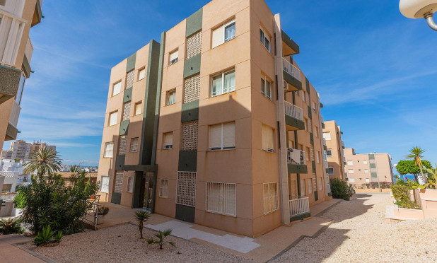 Resale - Apartment / flat - Torrevieja - Cabo Cervera