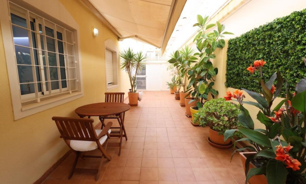 Resale - Apartment / flat - Orihuela Costa - Campoamor