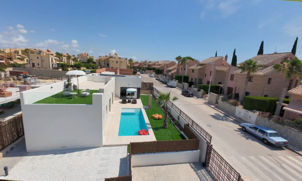 Obra nueva - Villa - La Finca Golf