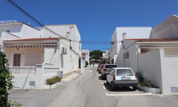 Alquiler a largo plazo - Adosado - Guardamar del Segura - Urbanizaciones