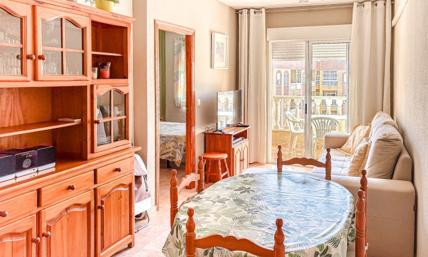 Resale - Apartment / flat - Torrevieja - Parque de las Naciones