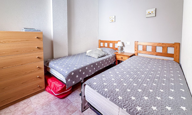 Resale - Apartment / flat - Torrevieja - Parque de las Naciones